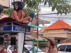 Viral Cewek Bule Mandi Bensin di Gerobak Pertamini Warung Madura Canggu