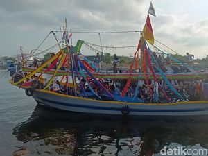 Melihat Tradisi Ngater Kajien di Gili Ketapang Demi Muliakan Tamu Allah Melihat Tradisi Ngater Kajien di Gili Ketapang Demi Muliakan Tamu Allah