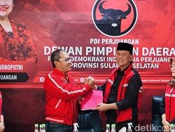 Danny Kembalikan Formulir Penjaringan Bakal Calon Gubernur Sulsel di PDIP