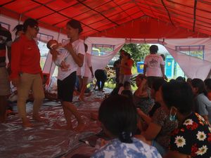 Warga Terdampak Erupsi Gunung Ibu Mulai Terkena ISPA