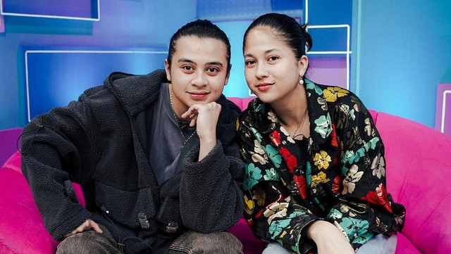 Berita Seputar Selebriti Insertlive Terkini : Nasihat Sitha Marino ke Bastian Steel Soal Uang: Masa Masih Telepon Mama Minta Duit