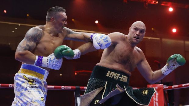 Boxing - Tyson Fury v Oleksandr Usyk - Kingdom Arena, Riyadh, Saudi Arabia - May 19, 2024 Oleksandr Usyk in action against Tyson Fury Action Images via Reuters/Andrew Couldridge