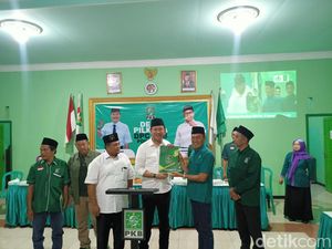 Eks Bupati Ipong Muchlissoni Daftar Bacabup Ponorogo 2024 ke PKB