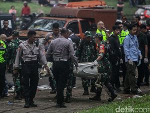 Pesawat Jatuh di BSD Dibawa ke Pondok Cabe untuk Diinvestigasi Pesawat Jatuh di BSD Dibawa ke Pondok Cabe untuk Diinvestigasi