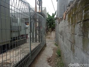 Cerita Tegang Saat Warga Lempari Batu Maling Berpistol di Gang Buntu Cerita Tegang Saat Warga Lempari Batu Maling Berpistol di Gang Buntu