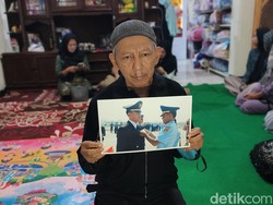 Duka Keluarga Korban Pesawat Latih Jatuh di BSD