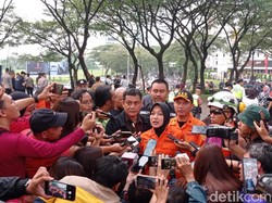 3 Korban Pesawat Jatuh di BSD Dievakuasi, Kondisi Jenazah Masih Utuh