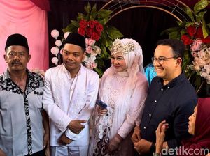Momen Anies Mampir Kondangan Saat Hadiri Halal Bihalal di Jakut Momen Anies Mampir Kondangan Saat Hadiri Halal Bihalal di Jakut