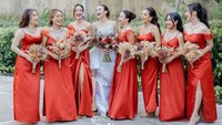 Siapa yang Bayar Baju Bridesmaid? Rincian Tugas & Kewajiban Bridesmaid Siapa yang Bayar Baju Bridesmaid? Rincian Tugas & Kewajiban Bridesmaid