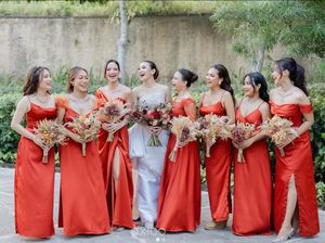 Siapa yang Bayar Baju Bridesmaid? Rincian Tugas & Kewajiban Bridesmaid