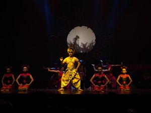 Opera Wayang Kresnayana Meriahkan Peringatan HUT Ke-46 Taman Budaya Jatim Opera Wayang Kresnayana Meriahkan Peringatan HUT Ke-46 Taman Budaya Jatim