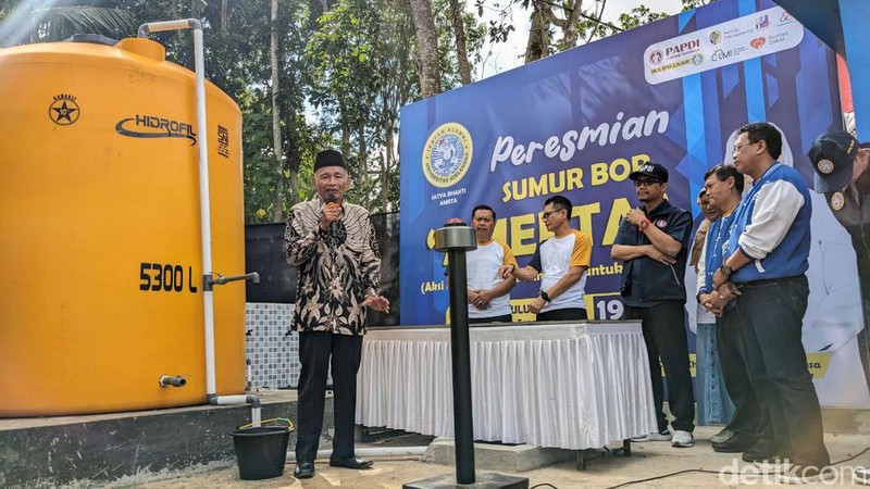 Kolaborasi IKA IPD Unair dan Berbuatbaik.id Bangun Sumur Bor di Tulungagung
