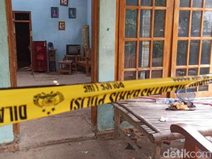 5 Orang Jadi Tersangka Ledakan Mercon yang Rusak Rumah Warga Ponorogo 5 Orang Jadi Tersangka Ledakan Mercon yang Rusak Rumah Warga Ponorogo