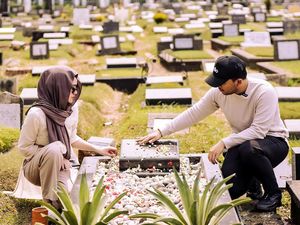 Nyekar ke Makam Adjie Massaid, Thariq Halilintar Izin Nikahi Aaliyah