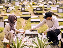 Nyekar ke Makam Adjie Massaid, Thariq Halilintar Izin Nikahi Aaliyah