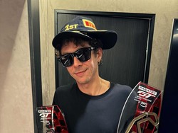 Valentino Rossi Menang Balapan Lagi!