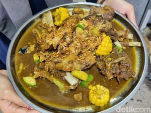 Istimewa! Ndaskilung di Warung Ini Diberi Nama oleh Butet Kertaradjasa Istimewa! Ndaskilung di Warung Ini Diberi Nama oleh Butet Kertaradjasa