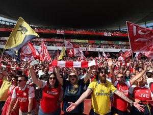Momen Fans Arsenal Bersorak, Mengira West Ham Imbangi City Momen Fans Arsenal Bersorak, Mengira West Ham Imbangi City