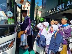17 Jemaah Surabaya Batal Haji, Ada yang Sesak Napas Saat Pesawat Take Off