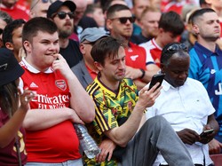Apes! Lewati Kerumunan Suporter Chelsea, Fans Arsenal Ini Diolok-olok