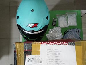 Polisi Gagalkan Pengiriman Paket Helm Berisi Sabu dari Riau ke Masamba