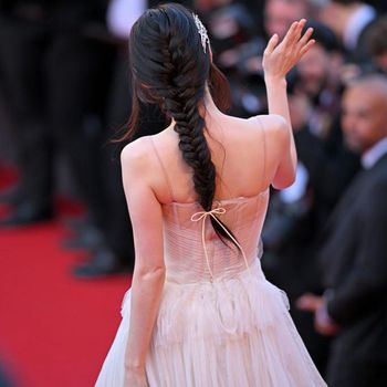 CANNES, FRANCE - MAY 19: Han So-hee attends the "Horizon: An American Saga" Red Carpet at the 77th annual Cannes Film Festival at Palais des Festivals on May 19, 2024 in Cannes, France. (Photo by Kristy Sparow/Getty Images)