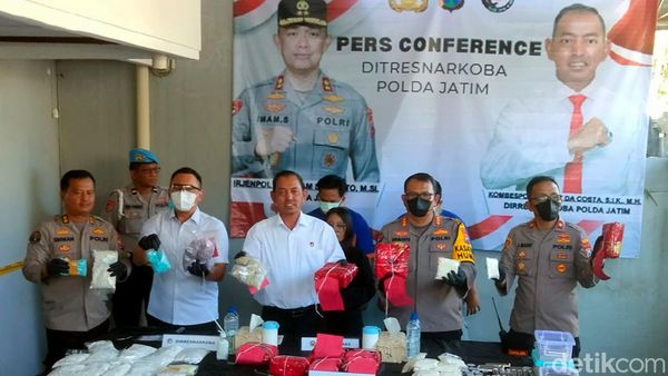 Polisi Bongkar Home Industry Ekstasi dan Pil Koplo di Surabaya
