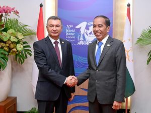 Bertemu PM Tajikistan di Bali, Jokowi Bahas Kerja Sama Tata Kelola Air