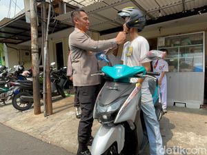 Polisi Hadiahkan Motor ke Casis Bintara Polri Korban Begal di Jakbar Polisi Hadiahkan Motor ke Casis Bintara Polri Korban Begal di Jakbar