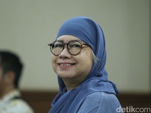Momen Karen Agustiawan Jelaskan Alasan Pengadaan LNG Momen Karen Agustiawan Jelaskan Alasan Pengadaan LNG