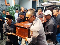 Jerit Papa Jangan Tinggalin Dede Sambut Kedatangan Jasad Farid Ahmad