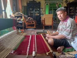 Ali Perajin Songket Motif Lawas, Produknya Dipasarkan hingga Luar Negeri