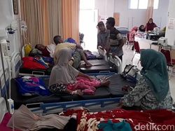 Kondisi Membaik, Korban Keracunan Massal di Brebes Berangsur Pulang