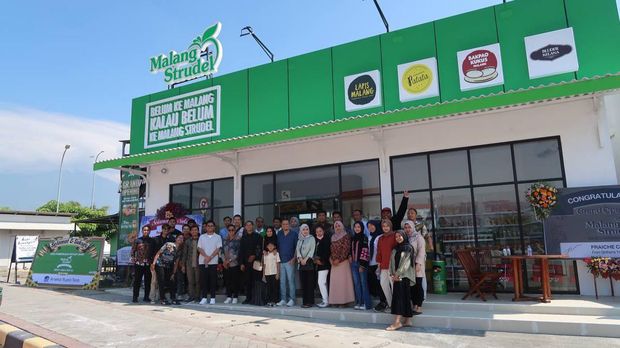 Strudel yang malang Bidang Usaha Artefak Baru Techu Wisnu.