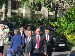 Menteri AHY Berjalan Kaki Hadiri Pembukaan Upacara World Water Forum di Bali