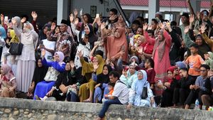 Momen Haru Pelepasan Jemaah Haji di Pelabuhan Dumai