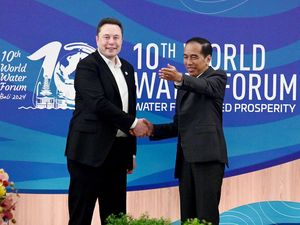 Momen Elon Musk di Bali-KIM Usung Rai Mantra dan De Gadjah di Pilgub Momen Elon Musk di Bali-KIM Usung Rai Mantra dan De Gadjah di Pilgub