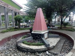 Meretas Sejarah Kota Tasikmalaya dari Prasasti Lusuh di Taman Kota