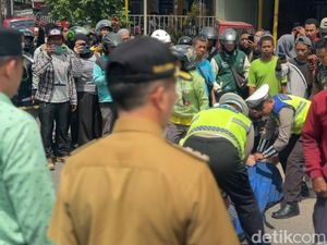 Pemotor Tewas Terlindas, Pj Walkot Bakal Ubah Aturan Truk Melintas di Palembang Pemotor Tewas Terlindas, Pj Walkot Bakal Ubah Aturan Truk Melintas di Palembang
