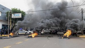 Polisi di Argentina Bakar Ban Saat Demo Tuntut Naik Gaji