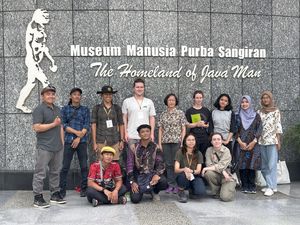 Saat Mahasiswa Asing Diajak ke Sangiran Lihat Manusia Purba Saat Mahasiswa Asing Diajak ke Sangiran Lihat Manusia Purba