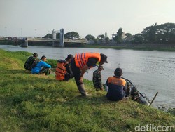 Flushing 2 Waduk Blitar Bikin BPBD Kediri Siaga di Bantaran Sungai Brantas