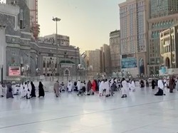 Suasana Kedatangan Jemaah Indonesia Pertama di Makkah