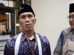 Asa Abdurrohman, CJH Tunanetra Penjual Kacang Oven Naik Haji ke Tanah Suci