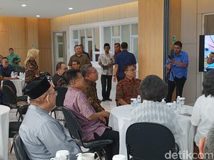 JK Hadiri Acara Doa Sahabat untuk Salim Said di Paramadina Cipayung JK Hadiri Acara Doa Sahabat untuk Salim Said di Paramadina Cipayung
