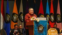 Bambang Brodjonegoro Isi Orasi Ilmiah di Wisuda Universitas Pancasila