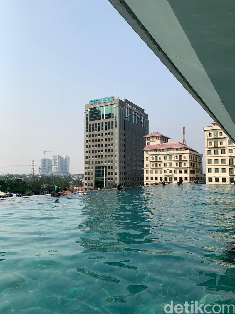 De Entrance Pool Arkadia di Kebagusan, Jakarta Selatan.