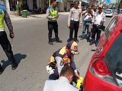 124 Kendaraan di Makassar Digembok-Ditilang gegara Parkir Sembarangan