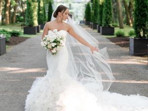 Potret Putri Cantik Eminem Menikah, Berdansa dengan Ayah di Hari Pernikahan