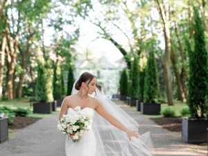 Putri Cantik Eminem Menikah, Berdansa dengan Ayahnya di Hari Pernikahan